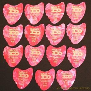 15 PINK .58 FIN PLECTRUMS