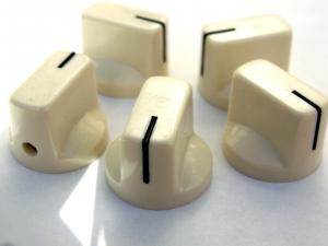 WHITE STOVE TYPE POTENTIOMETER OR ROTARY SWITCH KNOB