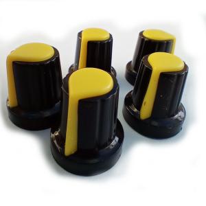 FIVE 16MM RIBBED POT KNOBS WITH YELLOW POINTER