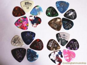 20 MIXED PLECTRUMS