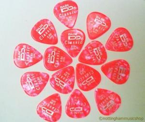 15 PINK 84 PLECTRUMS